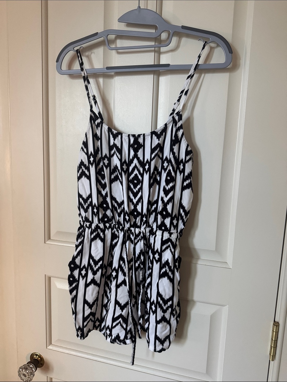 Forever 21 Black & White Patterned Spaghetti Strap Romper
